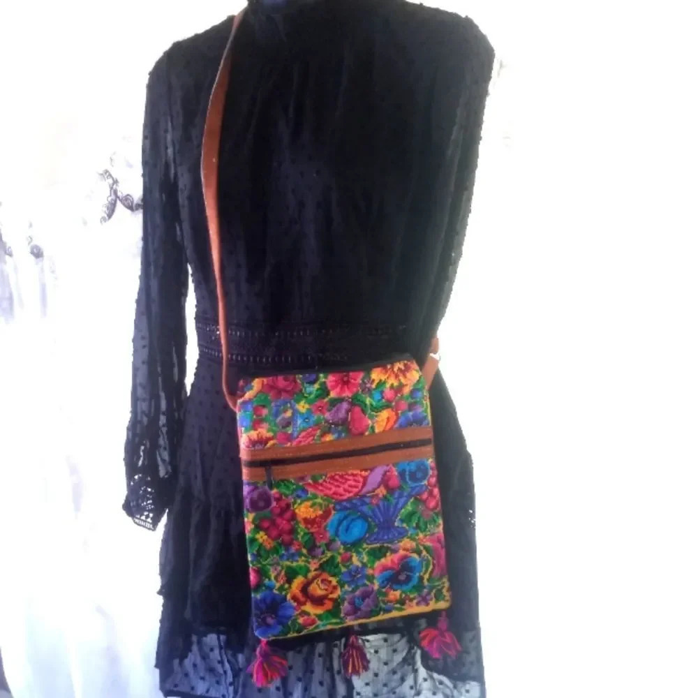 Mexican embroidery crossbody bag (box 6)